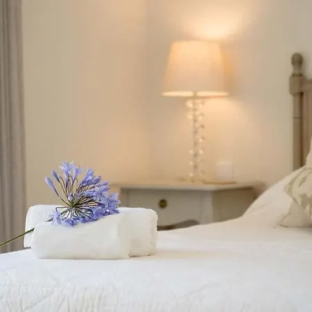 Вилла Sleeps 5 With Pool Air Con And Wifi
