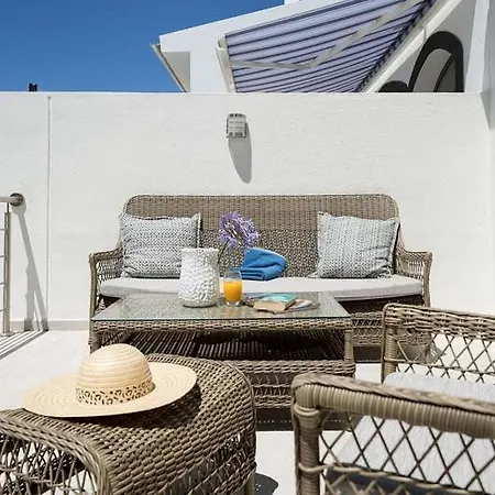 Sleeps 5 With Pool Air Con And Wifi