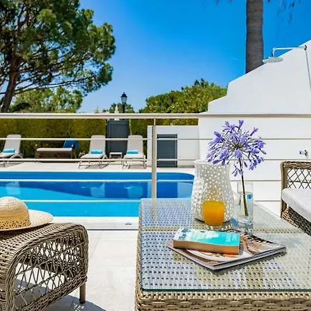 Sleeps 5 With Pool Air Con And Wifi Villa Quinta do Lago