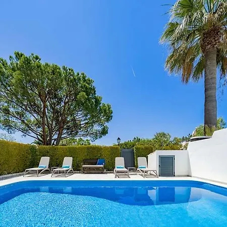 Sleeps 5 With Pool Air Con And Wifi Villa Quinta do Lago